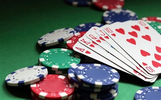 Poker ba thùng là gì? Khái niệm cơ bản về Poker ba thùng