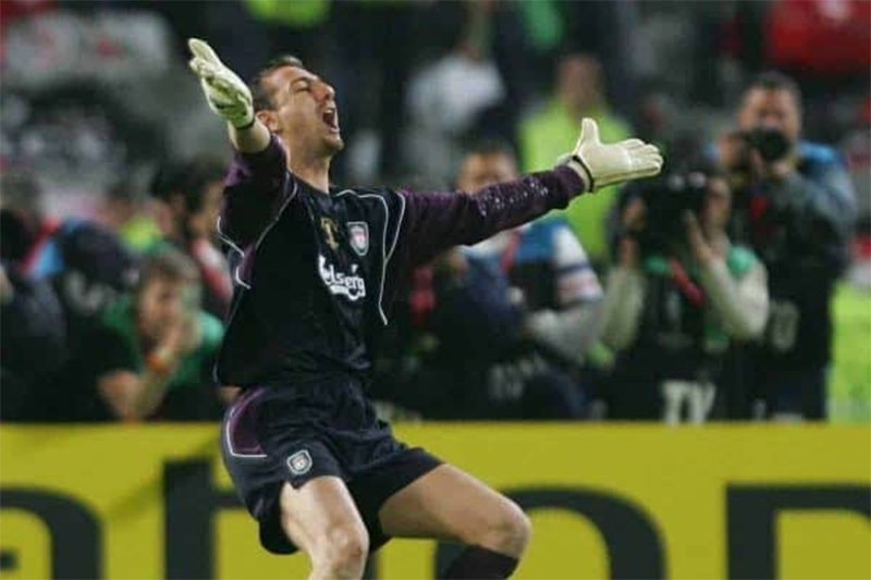Thủ môn Liverpool Jerzy Dudek
